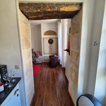 La Cour Du Connetable Apartment *